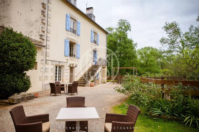 Property for sale in Vivonne, 86370, France, Poitou-Charentes, Vivonne, 86370, France