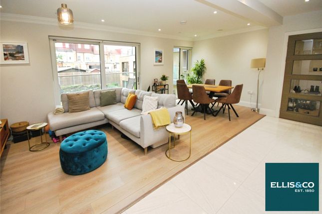 Flat 22, Spectrum Apartments, 90, Hillview Gardens, Hendon photo 2