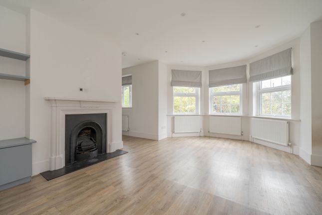 1D, Gunnersbury Avenue, Ealing photo 2