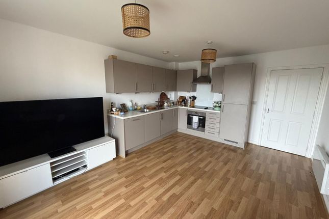 64 Gemini Park, Manor Way, Borehamwood photo 3