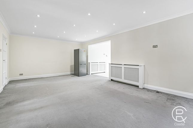 4, Heath Close, Ealing photo 4