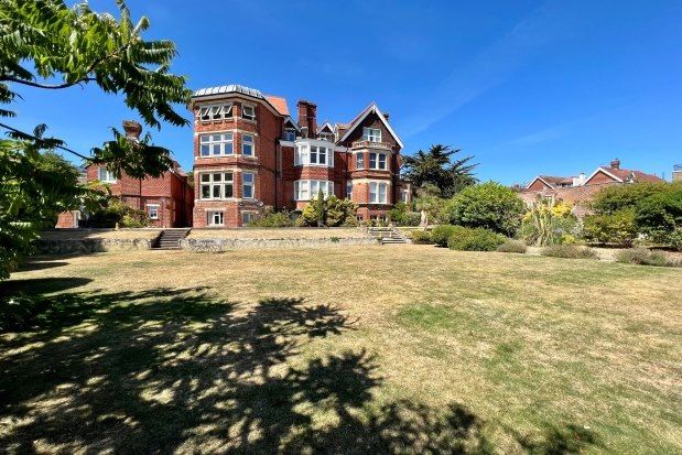 Flat to rent in Highmead Manor, Eastbourne