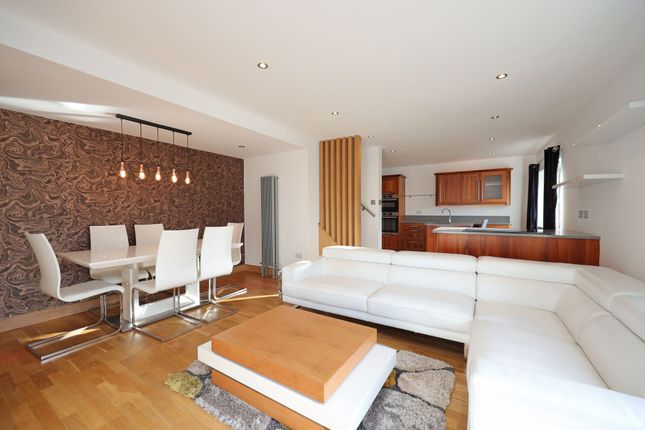 78 Gravelly Bank, Stoke-On-Trent photo 3