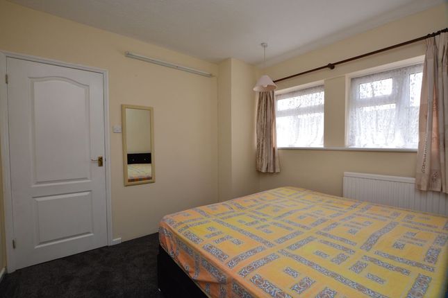 71, Gosling Road, Slough photo 5