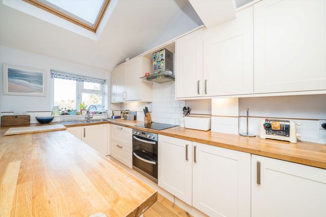 137, Grand Avenue, Surbiton photo 3