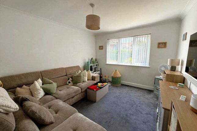 Ifield Way, Gravesend photo 3