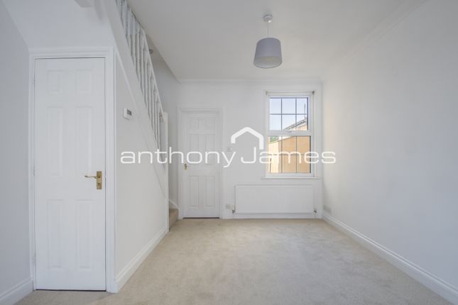 6 Barham Road, Dartford photo 3