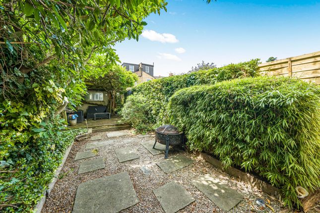 73 Linkfield Road, Isleworth photo 2