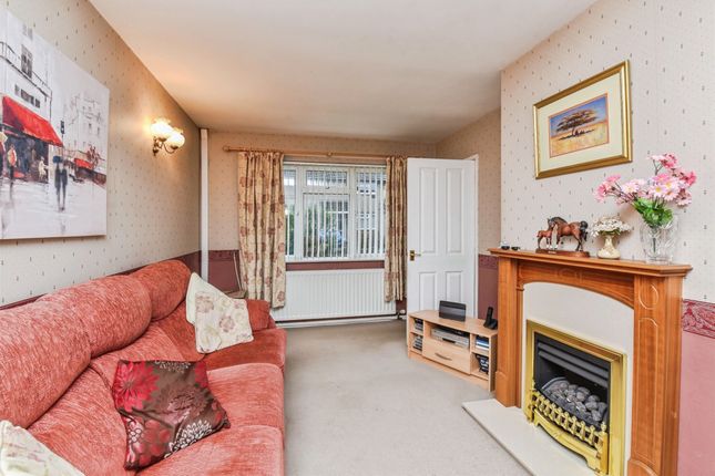 2, Honeybrook Close, CHIPPENHAM photo 4