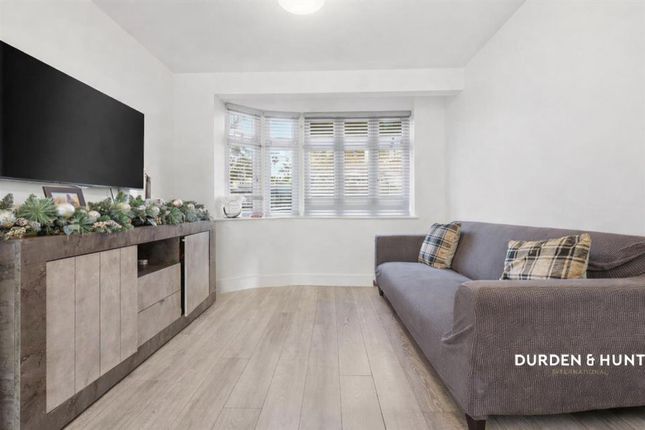 2a Craven Gardens, Romford photo 2