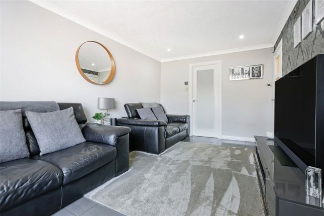 3, Gavin Place, West Lothian photo 4