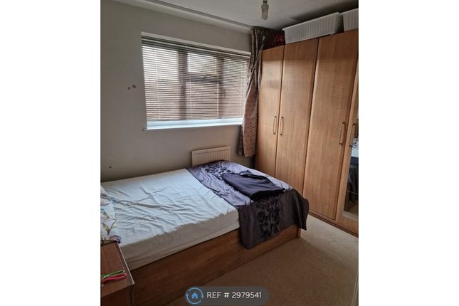 Goldcrest Close, Luton photo 3