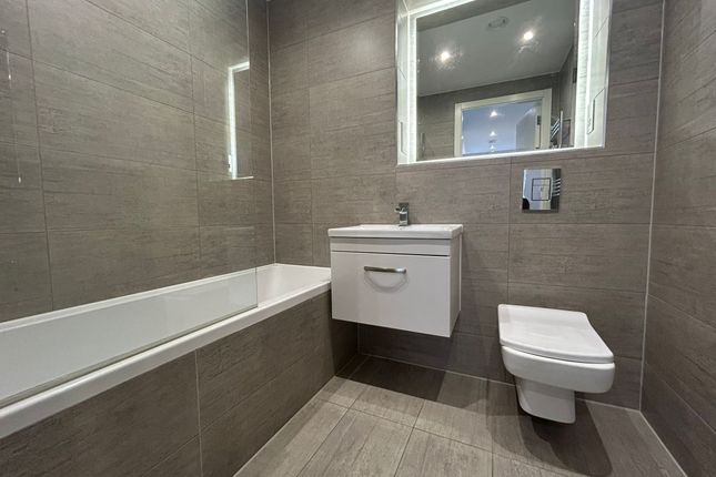 Flat 22, Leat House, Newbury photo 4