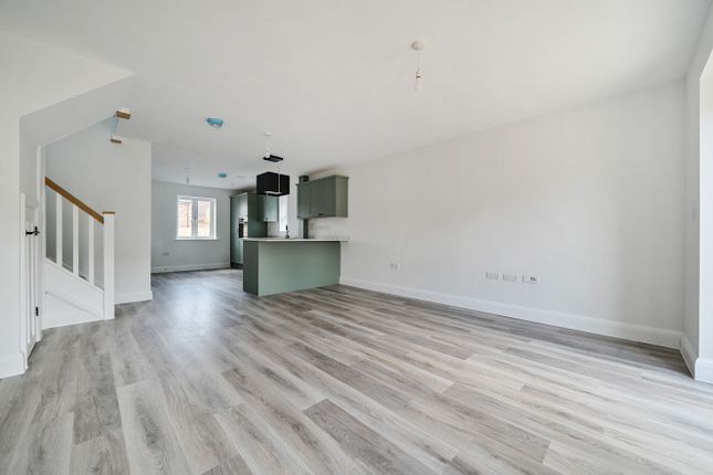 Plot 3,, The Old Post Office, Waltham Chase photo 4