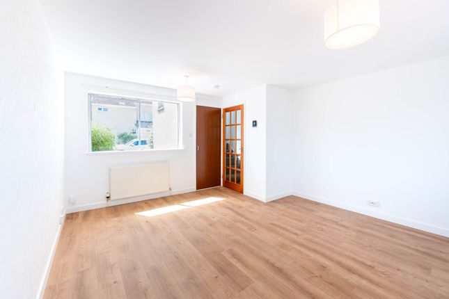 20 Nicholson Way, Livingston photo 4