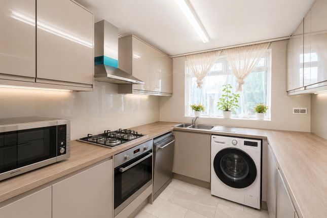 9, Fortunes Mead, Northolt photo 3