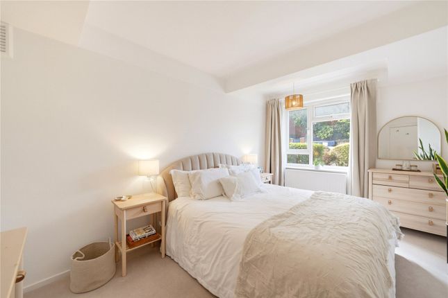 Flat 7, Heslop Court,, Boundaries Road, London photo 4