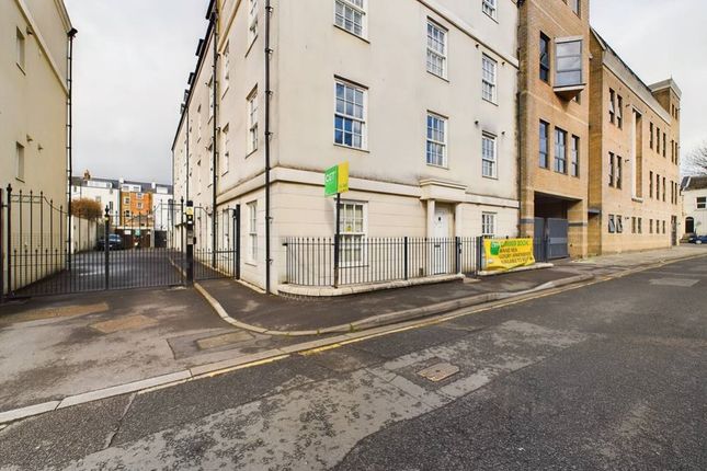 Cam01791G0-Pr0021-Still006-Thumbnail-H750-70