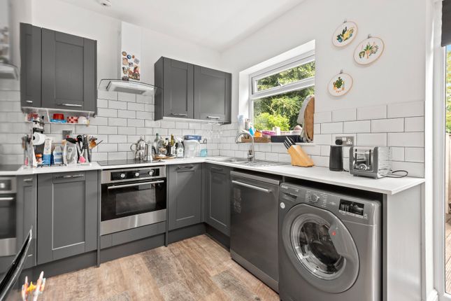 72, Southdown Road, London photo 3