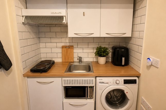 Flat 2  31A, Junction Road, London photo 5