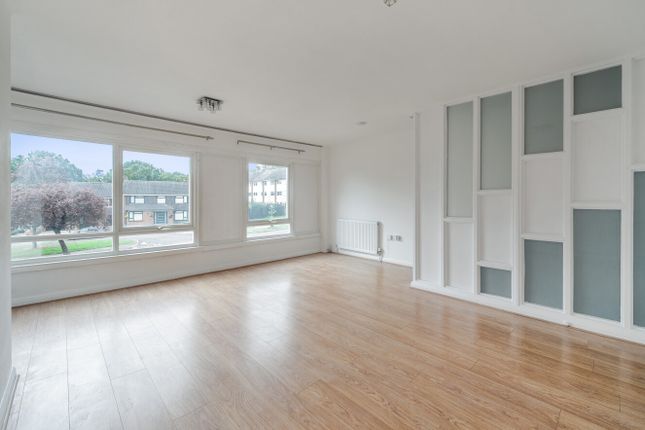 Mead Way, Bromley photo 3