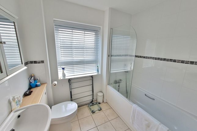 Flat for sale in The Street, Crowmarsh Gifford
