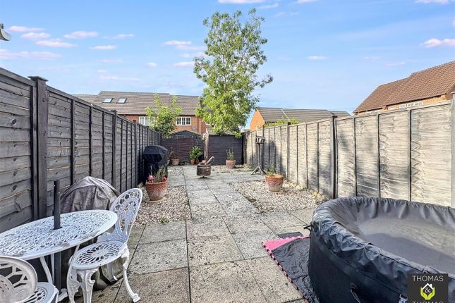 69, Wharfdale Way, Gloucester photo 2