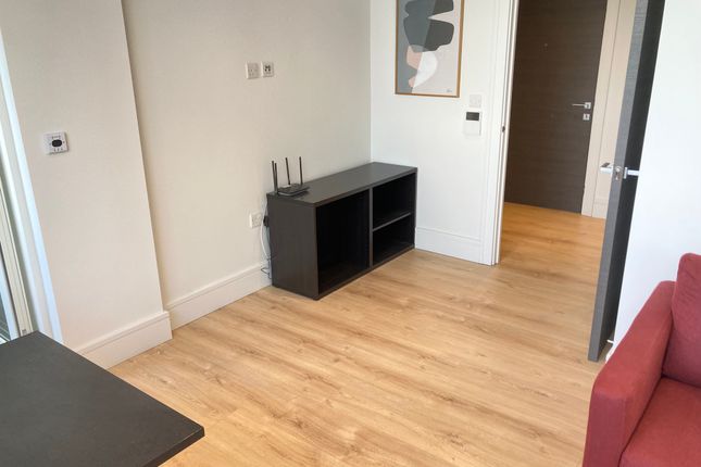 Flat to rent in Very Near Olympic Way Area, Wembley