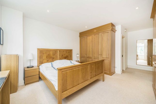 Flat 7, 43, Grove Park Road, London photo 4