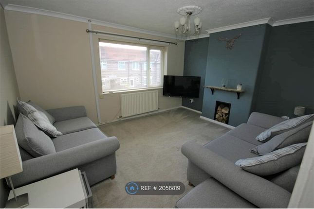 Flat to rent in Urmston, Manchester