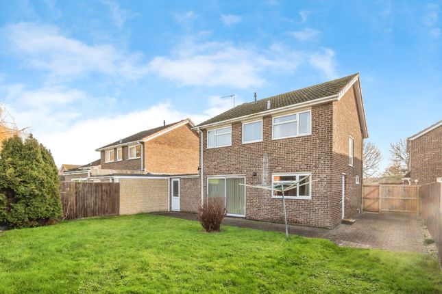 16, Vespasian Close - Coleview, Swindon photo 2