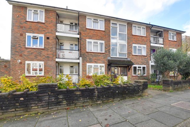 Flat for sale in Market Place, East Finchley