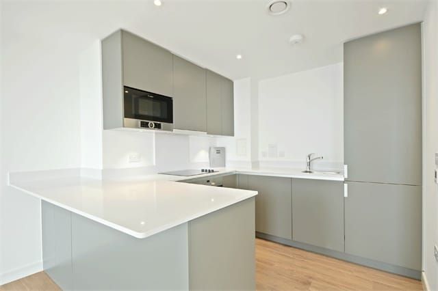 Flat 392, Pinnacle Apartments, Croydon photo 4