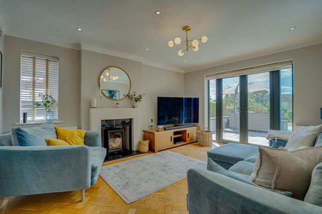 152 Bassett Green Road, Southampton photo 4