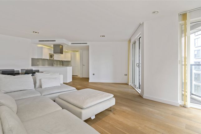 Flat to rent in Courtyard Apartments, 3 Avantgarde Place, London