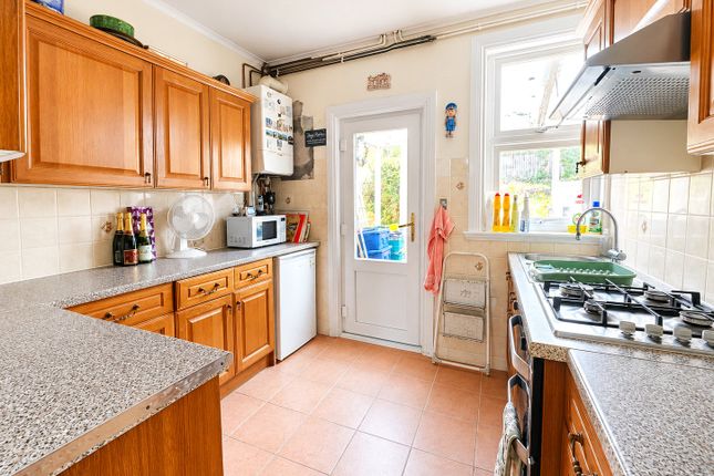 41, Abbotshall Road, London photo 3