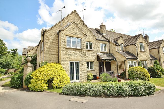 Thumbnail Flat for sale in St Marys Mead, Witney