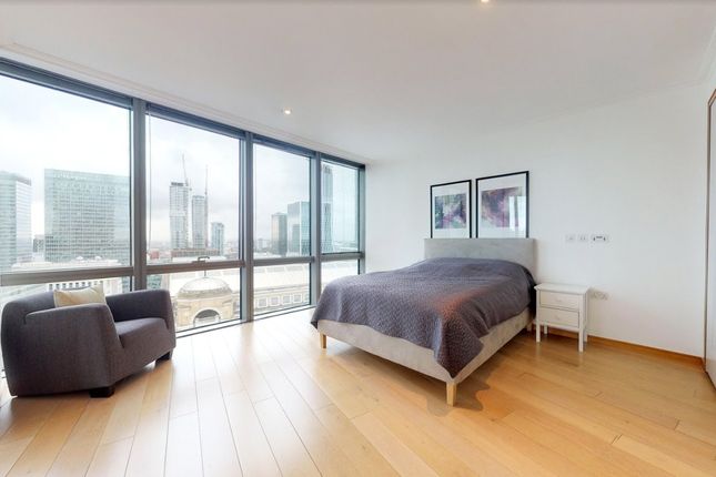 Flat to rent in West India Quay, 26 Hertsmere Road, London