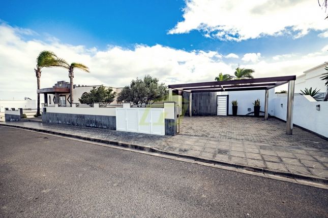 Villa for sale in Puerto Calero, Lanzarote, Spain