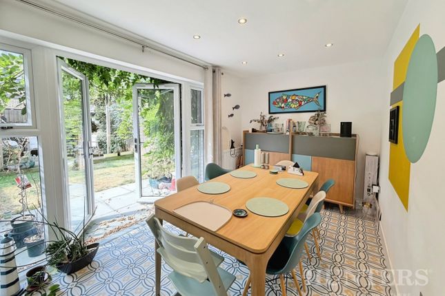7, Daffodil Close, Mitcham Junction photo 3
