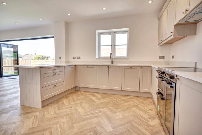 8, Sheering Mill Lane, Sawbridgeworth photo 4