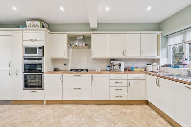 23 Hyde Green, Beaconsfield photo 5
