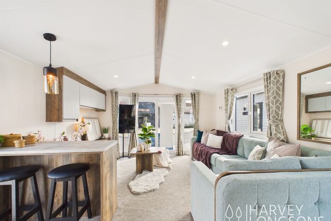 2-bed caravan on Pakefield Holiday Park, Arbor Lane, Pakefield, £92,000