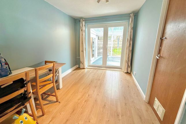 37, Cookfield Close, Dunstable photo 3