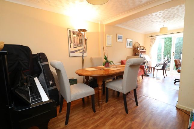 53, Chantry Gardens, Trowbridge photo 4
