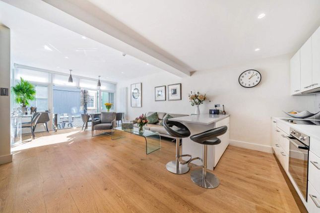 Mews house for sale in Southwick Mews, London