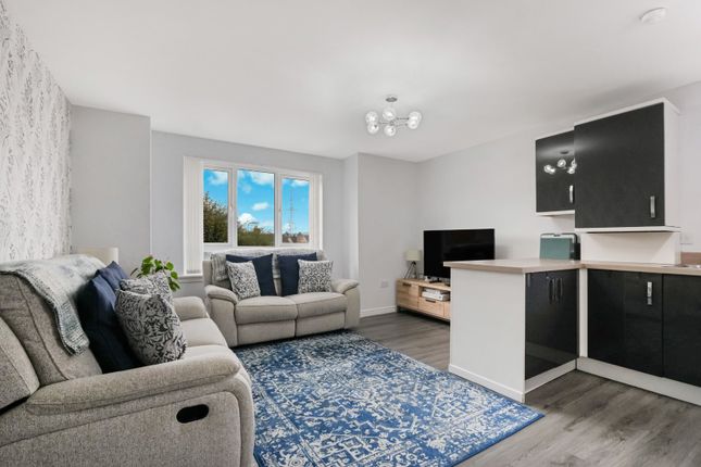 1/3, 1, Hallhill Crescent, Johnstone photo 3