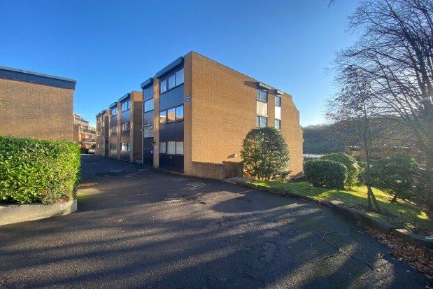 Flat to rent in Rustlings Court, Sheffield