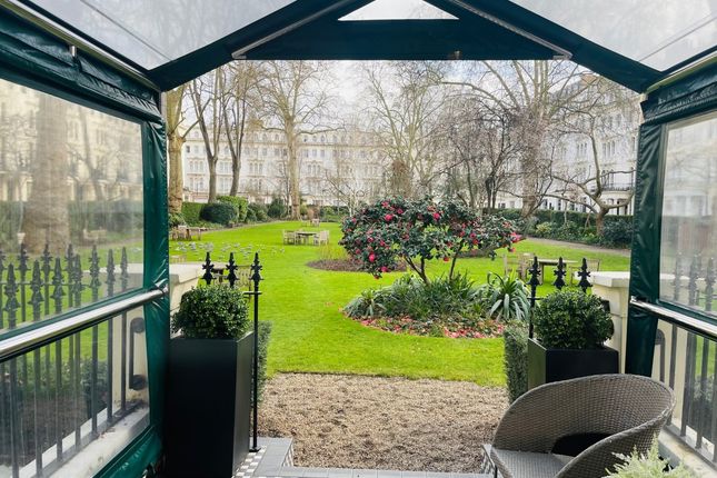 Flat to rent in Kensington Gardens Square, Bayswater