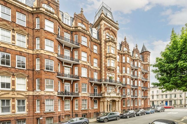 Flat to rent in Earl's Court Square, London